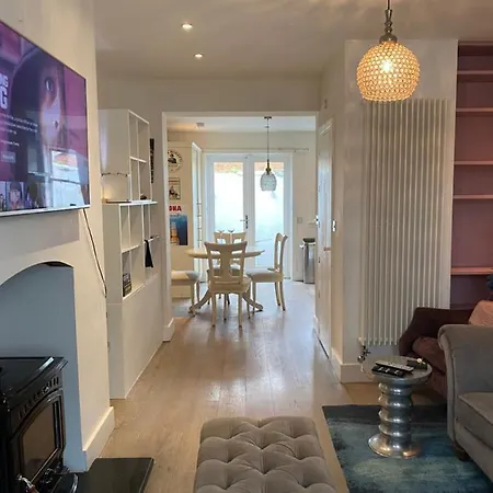 2 Bedroom House *